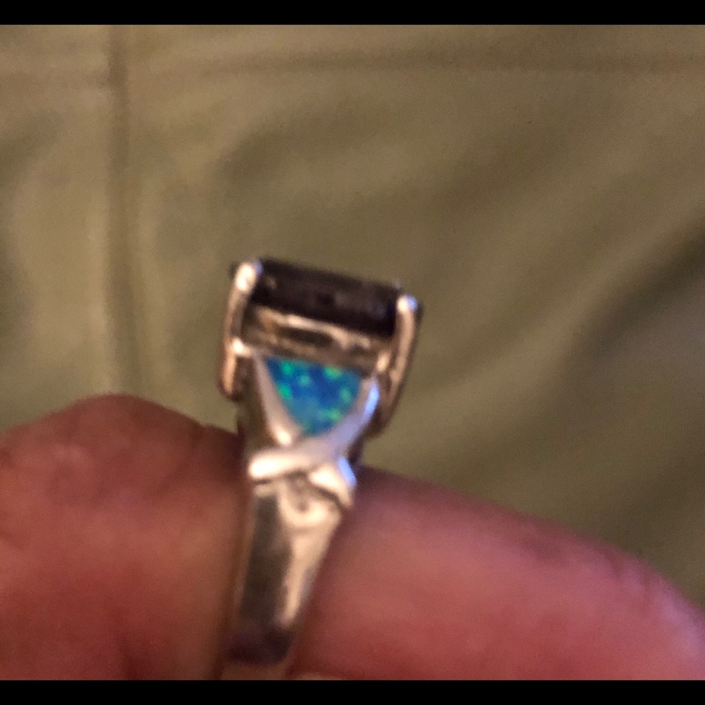 Ring - Picture 3 of 4